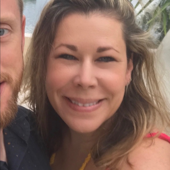 Meet your Posher, Jessica - Picture 1 of 1